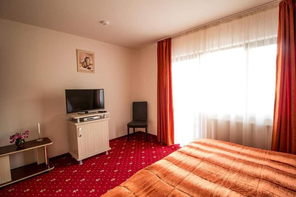 Pensiunea Perla Neamtului Minastirea Neamt Buitenkant foto